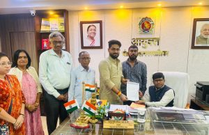 वाहतूक अडथळे व वाढत्या उष्णतेवर उपाययोजनांसाठी युवा नेता सोहम बुटले यांचे मनपा आयुक्तांना निवेदन
