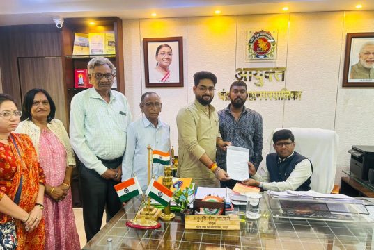 वाहतूक अडथळे व वाढत्या उष्णतेवर उपाययोजनांसाठी युवा नेता सोहम बुटले यांचे मनपा आयुक्तांना निवेदन